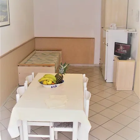 Marina Aparthotel 3*